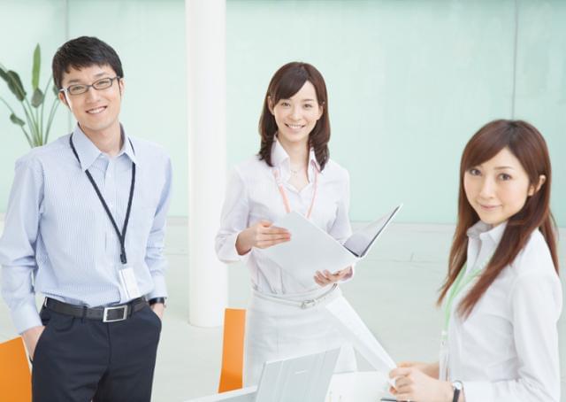 女性スタッフをはじめ、若手からベテランまでとにかくアットホームな会社です。業務拡大に加えて、定年退職をされる方がいるための補充を考えています。やる気がある方、お客様に対し親切丁寧に対応出来る方を特に募集しています!
