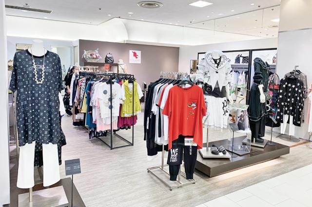 \婦人服の販売スタッフ/30代〜50代女性活躍中!週4日〜応相談!年齢不問!経験者歓迎!!婦人服の販売スタッフ