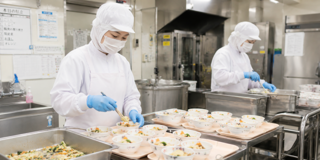 【時間固定可能♪】未経験スタートもOK・週4日より勤務可能！施設内給食の調理補助【aky00441】