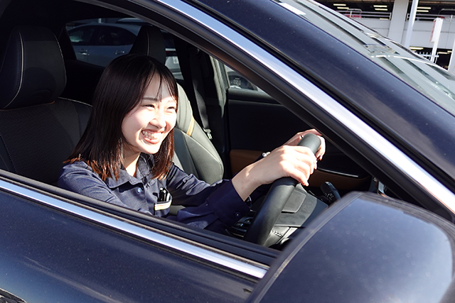 ［梅田］レア求人≪店舗スタッフ≫◆週2〜3日から！◆自由シフトで「働きやすさ」抜群◎レンタカー洗車・回送・受付スタッフ