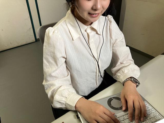 服装はオフィスカジュアルでOK!
堅苦しさはなく、のびのびとした雰囲気の職場です。