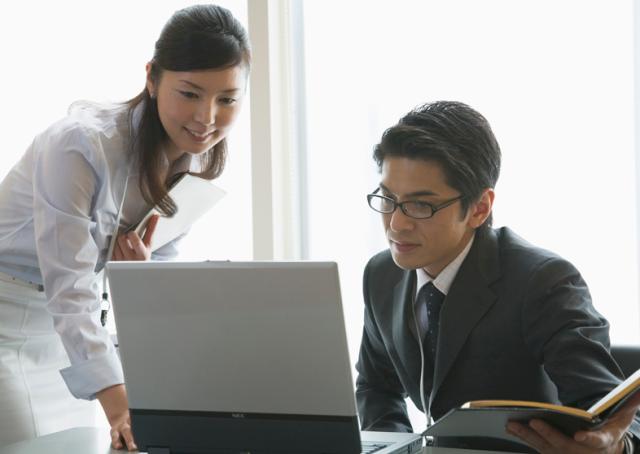 車・バイク通勤OK！
無料の駐車場を用意しているのでご安心ください◎