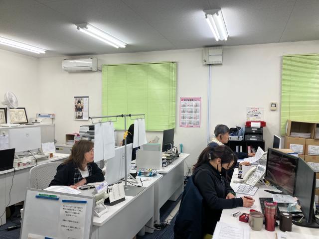 しっかり働き、しっかり休む メリハリのある働き方で仕事もプライベートも充実した生活を！
「安心して働ける環境」にて長く働きたい方、この機会にあなたも仲間入りしませんか？