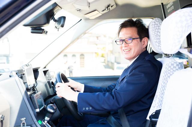 タクシー運転手◆何歳でも、何回でも、新しい挑戦はできる。66歳未経験者の入社実績あり！タクシー運転手（男女）