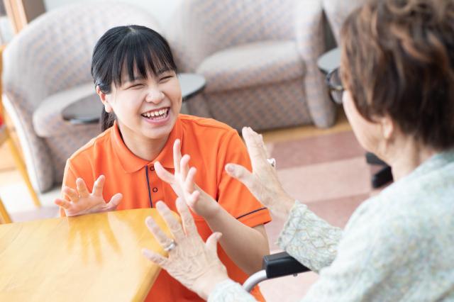 潮風と波の音に包まれた特養で、「寄り添う介護」をしませんか？年収331万〜402万円／手厚い研修あり