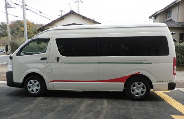 【介助業務なしの送迎ドライバー】日勤のみ・日曜休み／添乗員同乗で運転に集中できる環境です！リハビリ施設の送迎ドライバー