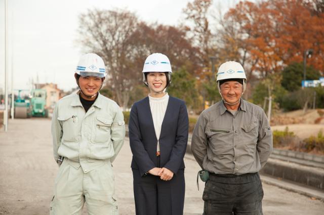 上尾市・伊奈町の上下水道指定工事店。
穏やかで人柄の良いスタッフが集うアットホームな会社です。