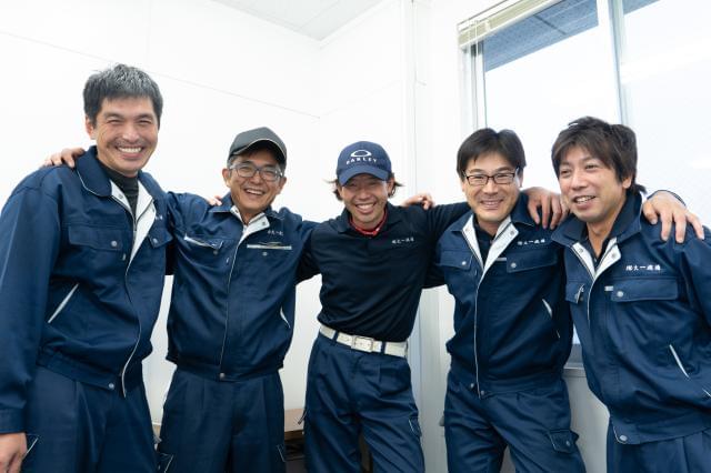 年齢・経験不問！
親子2代で働くスタッフも活躍中です！