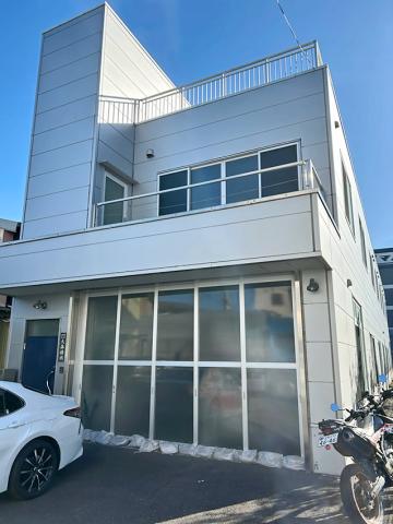 〜会社紹介〜
超硬合金材の研削・磨き等、精密加工を手掛ける企業です。