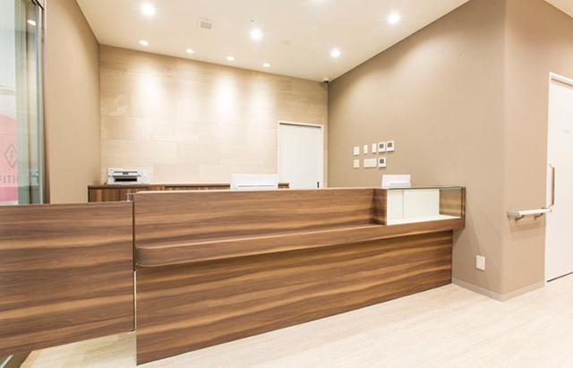 神戸電鉄三田線「岡場」駅から徒歩3分の駅チカ!車通勤もOKなので、通勤面の心配はいりませんよ。