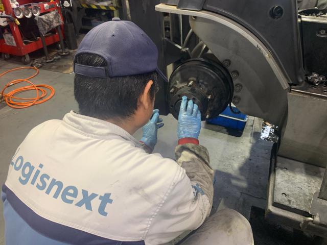 フォークリフトの新車・中古車販売、法定点検整備を県内で展開。
お客様本位の姿勢を大切に、埼玉県内トップ企業を目指しています。
