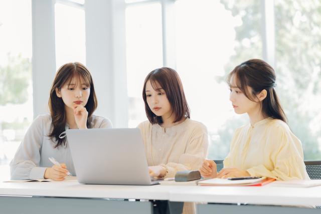 【土日祝休み】大手広告会社！本社内にて経費精算チェックなど☆未経験OK＼直接雇用実績あり♪／≪天神≫大手広告会社の本社内にて経費精算チェックなど（未経験OK）