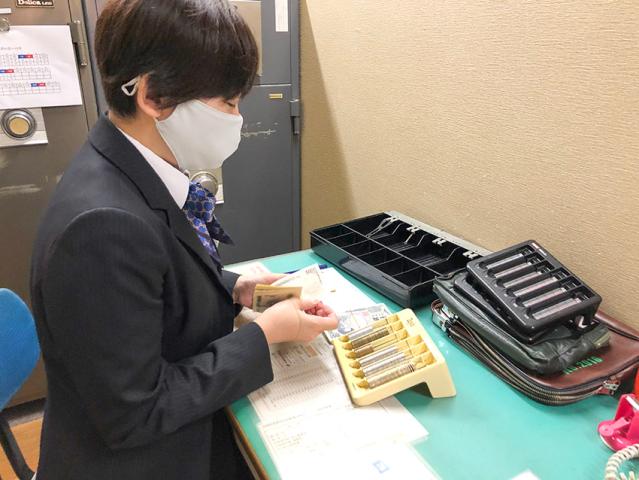 マイカー通勤OK!
無料駐車場を完備しています。送迎バスもあり!