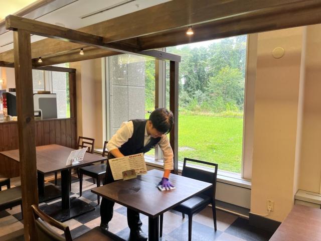 先輩スタッフが新人さんをしっかりフォローするので、接客初挑戦という方も安心して飛び込んできてください!