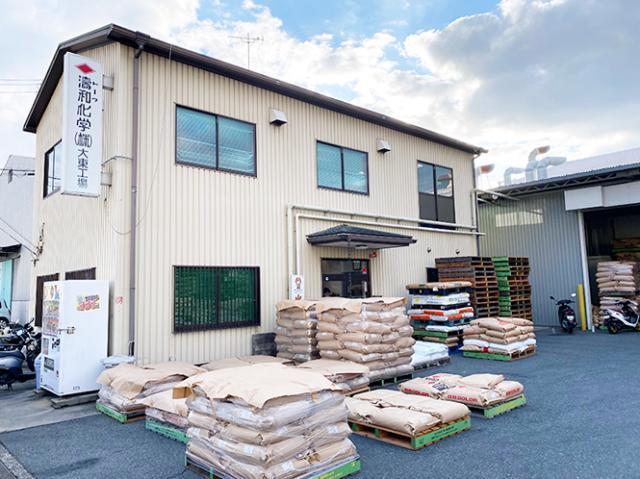 製造する部品は、最終的に携帯電話や電化製品など身近なモノに使われるので、親近感を持って作業できますよ。