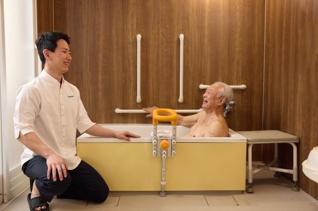 【八王子市/デイサービス 介護職（正社員）】【未経験でもOK】育休後の復職率99%！デイサービス／介護職／正社員