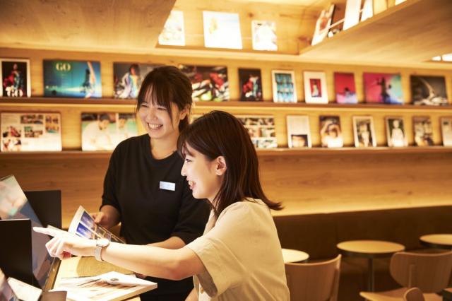 アルバイト・パートさんも賞与年2回・社割ありの好待遇♪
髪色・ネイル色も自由です!