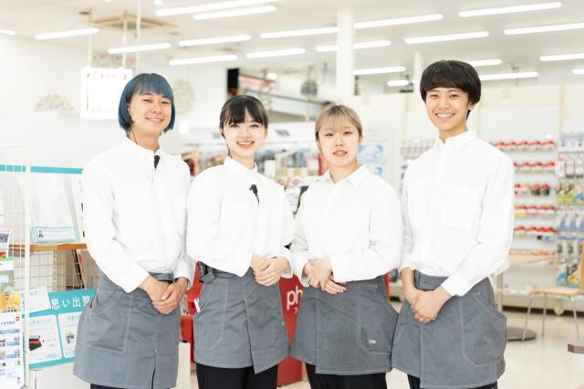 未経験スタートの学生多数活躍中◎
学業と両立しやすい土日祝のみの勤務も可能です。
