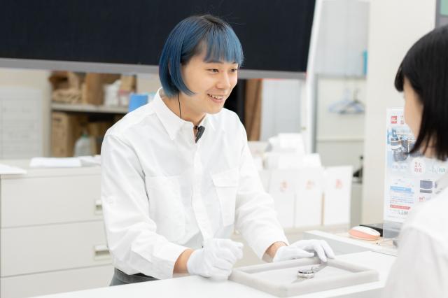 仕事を通して、コミュニケーション力や接客スキル、カメラの操作方法や知識などを学べます!