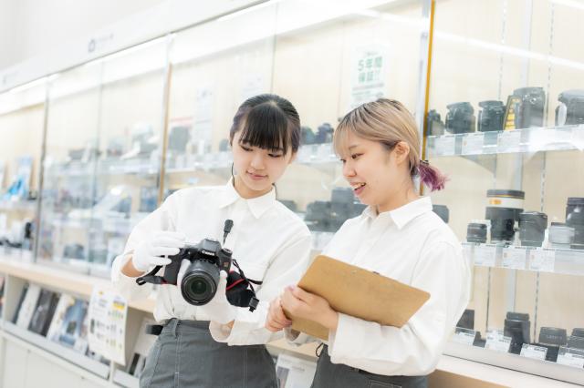 仕事を通して、コミュニケーション力や接客スキル、カメラの操作方法や知識などを学べます!