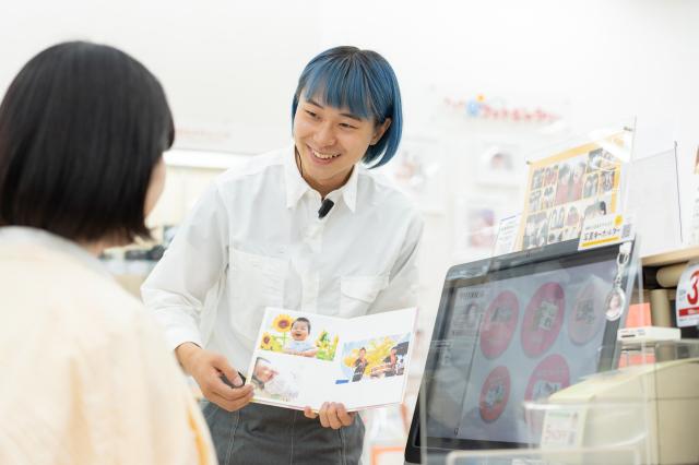 仕事を通して、コミュニケーション力や接客スキル、カメラの操作方法や知識などを学べます!
