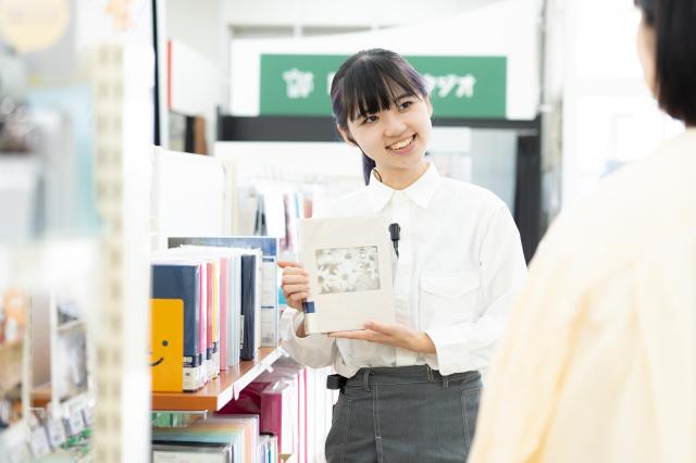仕事を通して、コミュニケーション力や接客スキル、カメラの操作方法や知識などを学べます!