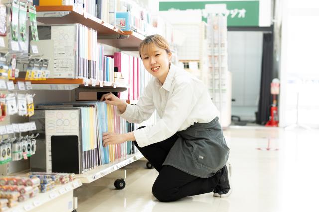 未経験スタートの学生多数活躍中◎
学業と両立しやすい土日祝のみの勤務も可能です。