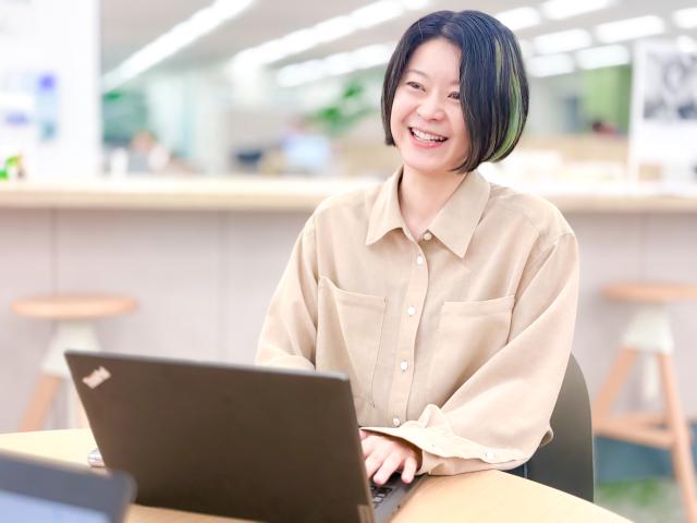 <髪色・ネイル色自由>スタイリッシュなお店で、自分の感性を発揮しながら活躍するチャンス!販促・クリエイティブ担当スタッフ