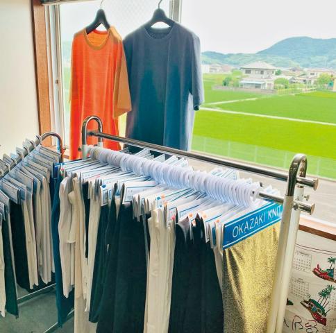 勤務先は「岡崎前」駅から徒歩15分!
マイカー通勤可&駐車場も完備しています◎