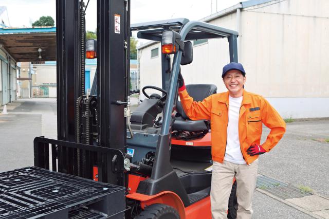 【3月末まで期間限定】フォークリフト経験歓迎／もくもく！かんたん荷物の積みおろし作業／残業なし軽作業