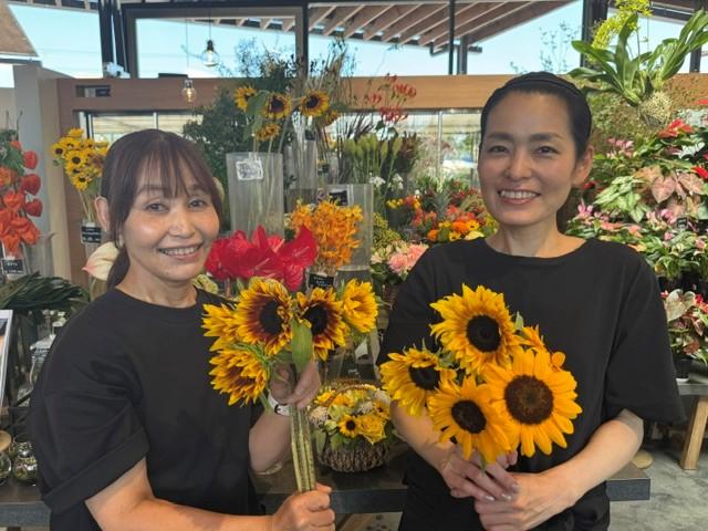 20〜40代のスタッフが活躍中!
和気あいあいとした雰囲気の職場です♪