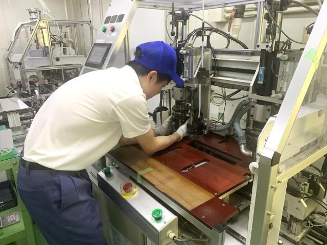 当社は1974年に創業。プリント基板の穴あけ加工に特化し、独自のスキルを獲得してきました。