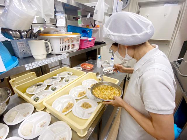 幅広い世代の男女が活躍中！
気さくな人が多く、新人さんもすぐに馴染めますよ◎