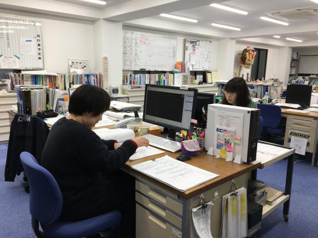 20代〜40代のスタッフが活躍中です。
社屋も人も雰囲気も!すべてが新しくフレッシュです。
一緒に盛り上げましょう!