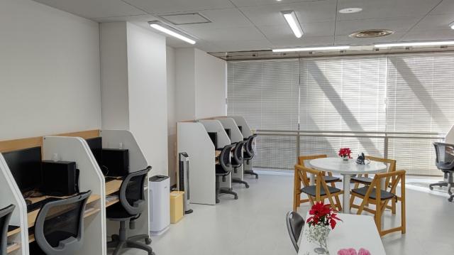 市川駅徒歩2分！PCスキルを活かして、一人ひとりの「働きたい」を支える就労支援のお仕事です。就労支援サポートスタッフ
