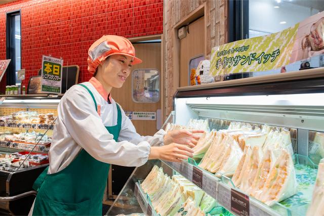 【ベーカリー】未経験9割！レシピ完備＆簡単作業／週2日・短時間OK食品スーパーのベーカリースタッフ