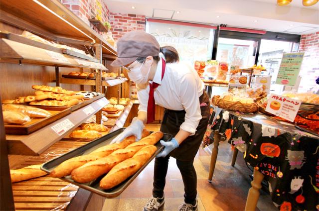 ベーカリー　パン工場　土山店