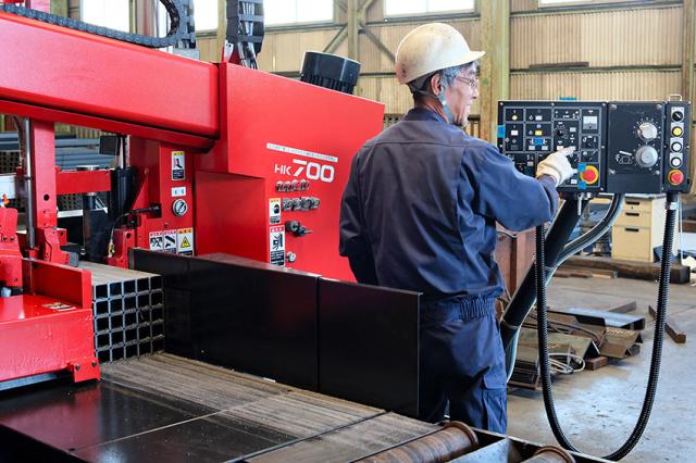 資格・経験不問／業績好調／完全週休2日制／土日祝休／待遇充実！年間休日128日◎機械加工