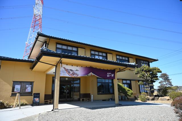 老舗旅館でスタッフ募集。未経験・ブランクOK。接客などの経験者は歓迎します。勤務は週2日〜OK旅館スタッフ（客室清掃／料理配膳）