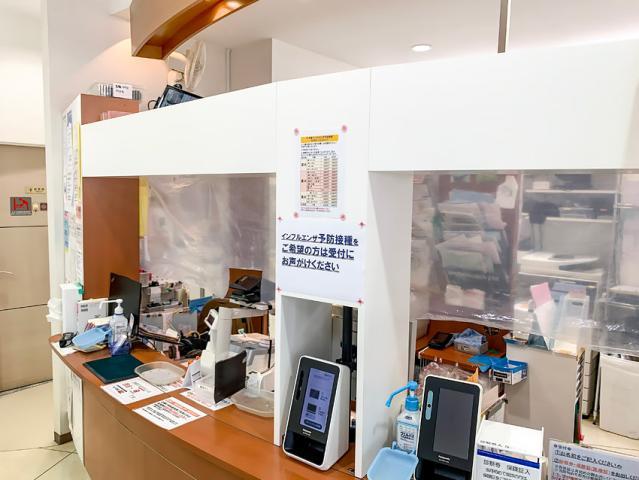 クリニック内は落ち着いた雰囲気。
わからないことがあっても、すぐに質問・確認できる環境です。