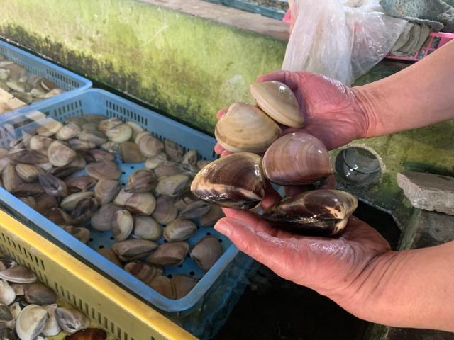 若手から年配のスタッフまで幅広く活躍中！
家庭的な雰囲気で経営しています◎