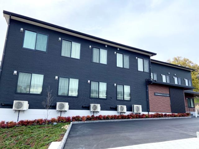 人と接するのが好きな方にピッタリ！
マイカー通勤可＆無料駐車場も完備しています◎