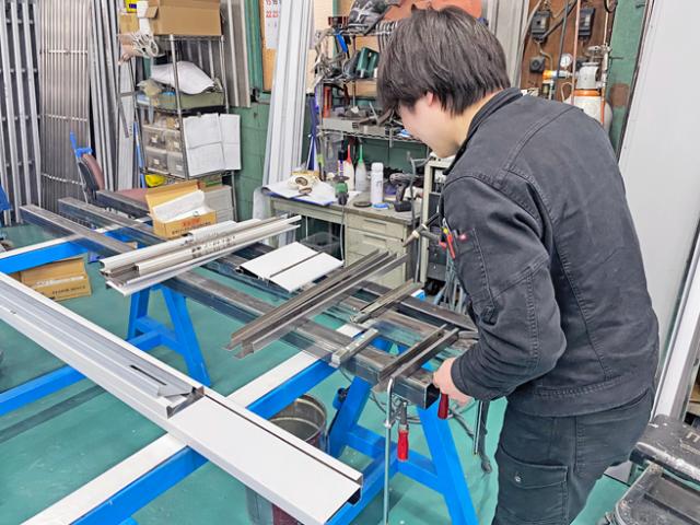 少人数の会社だからこそ目が行き届きやすく、全員で新人さんをサポートします。