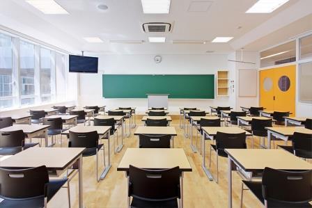 授業に使用する資料作成の補助、授業前に先生にPC操作を教える等の業務をお任せします。