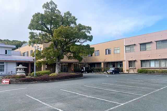 《慌ただしさ》より《寄り添い》を大切に。こころの看護師（正・准）・調理師［1］看護師（正・准）
［2］調理師