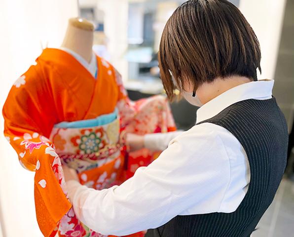 土日祝に入れる方、歓迎★慣れるまでスタッフ皆でサポートするのであなた自身、楽しみながら覚えていってください♪