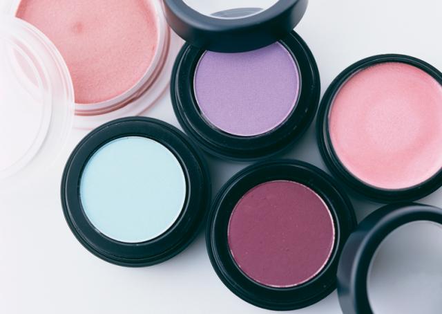 人気の軽作業スタッフ！　未経験からスタートできます◎　働きやすい環境でお待ちしています♪　扶養内OK化粧品サンプルの検品、梱包・その他