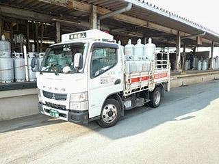 職場まではマイカー通勤OK。
その場合も通勤手当の支給があります。