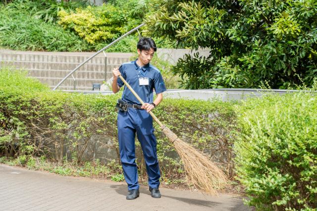 【週3日/水・祝日休】 大規模マンションの日常清掃スタッフ/千葉市稲毛区/バイク通勤可◎/男女活躍中大規模マンションの日常清掃スタッフ