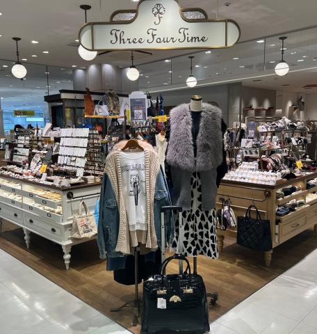 駅チカ店舗で私服勤務OK。雑貨やアクセに囲まれ、自分らしく接客を楽しめます。